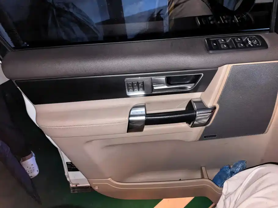 Land Rover Discovery — миниатюра 7