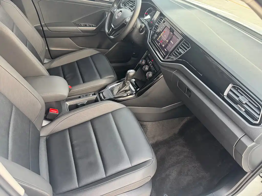 Volkswagen T-Roc — миниатюра 17