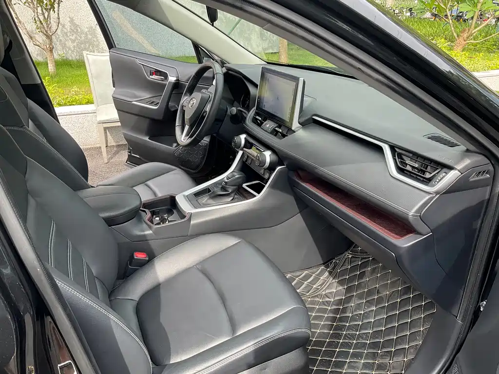 Toyota RAV4 — миниатюра 12