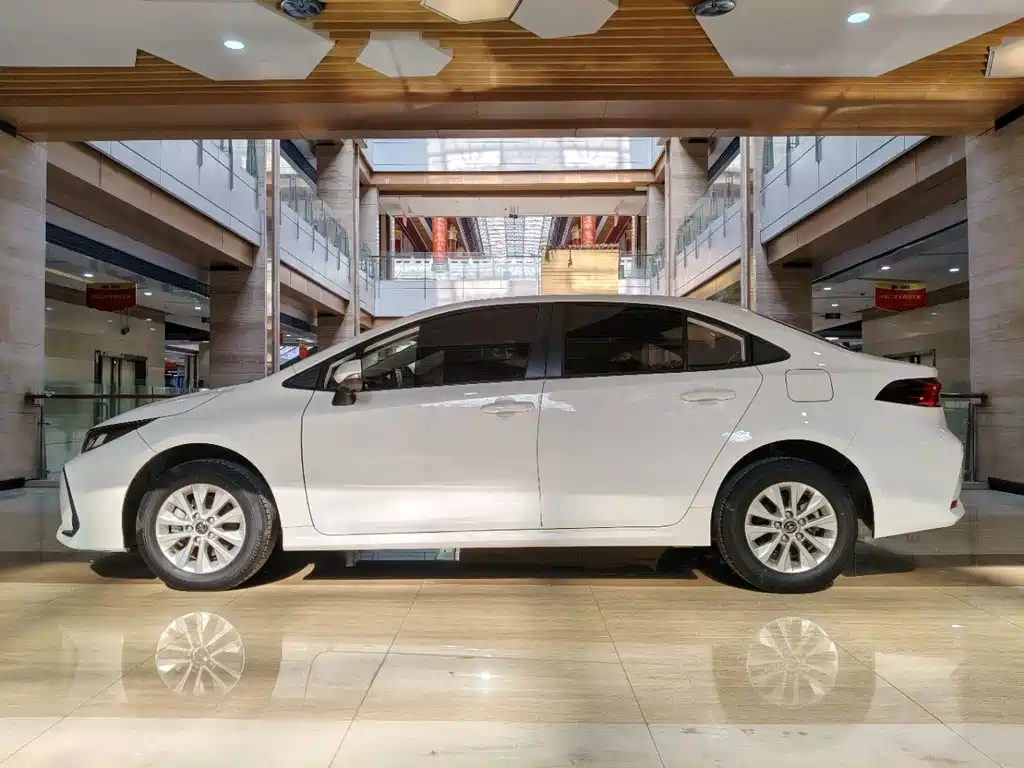 Toyota Corolla — миниатюра 3