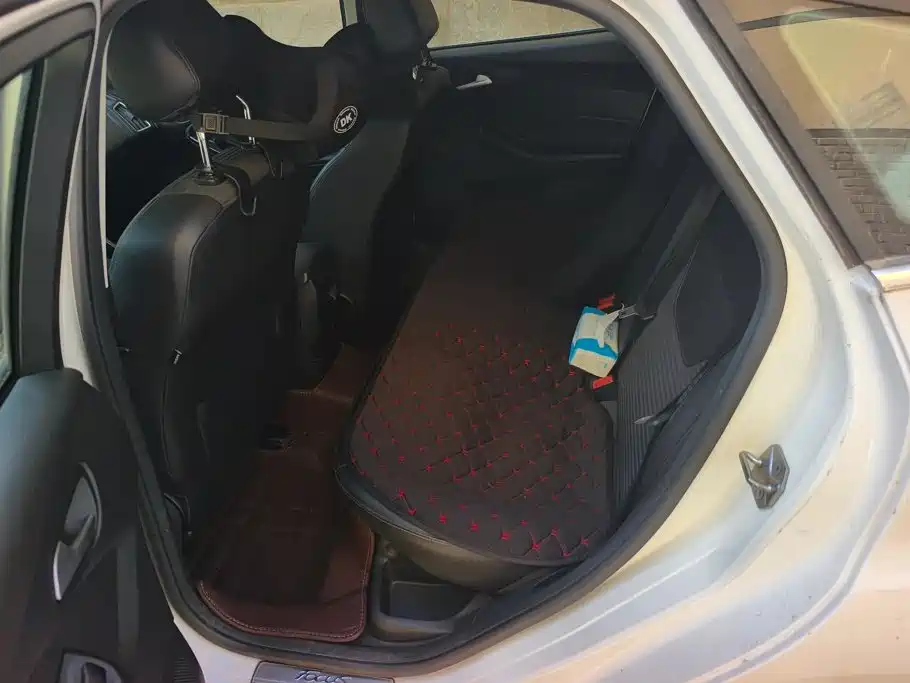 Ford Focus — миниатюра 11
