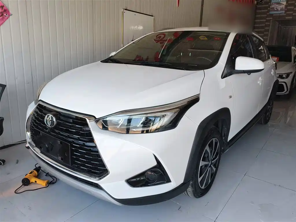 Toyota Yaris L 2022