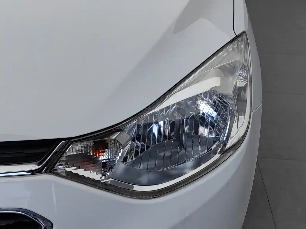 Chevrolet Sail — миниатюра 7