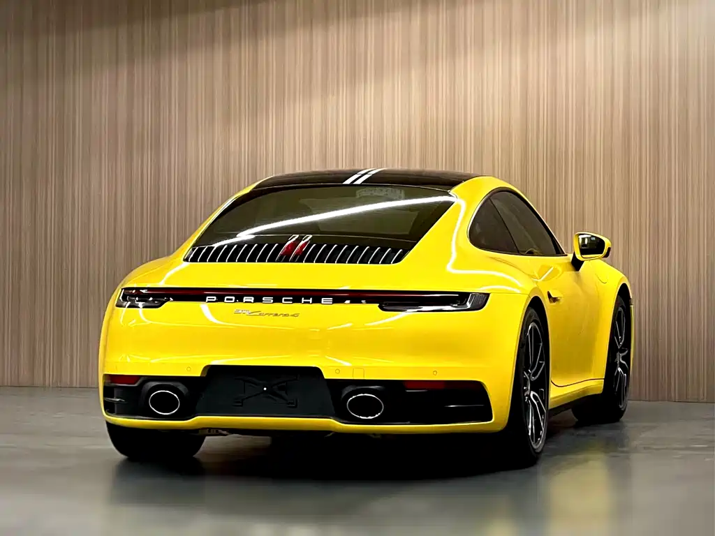 PORSCHE 911