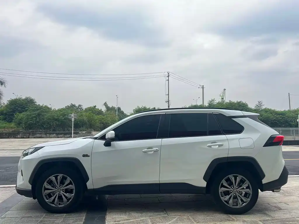 Toyota RAV4 — миниатюра 16