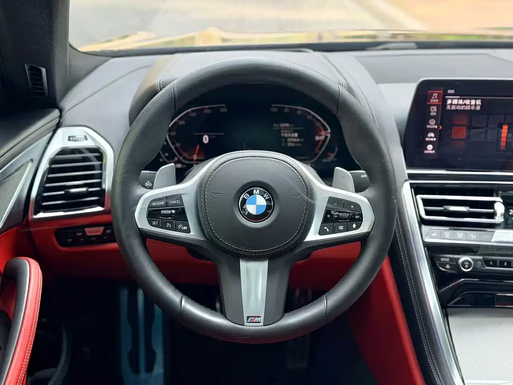 BMW 8 Series — миниатюра 3