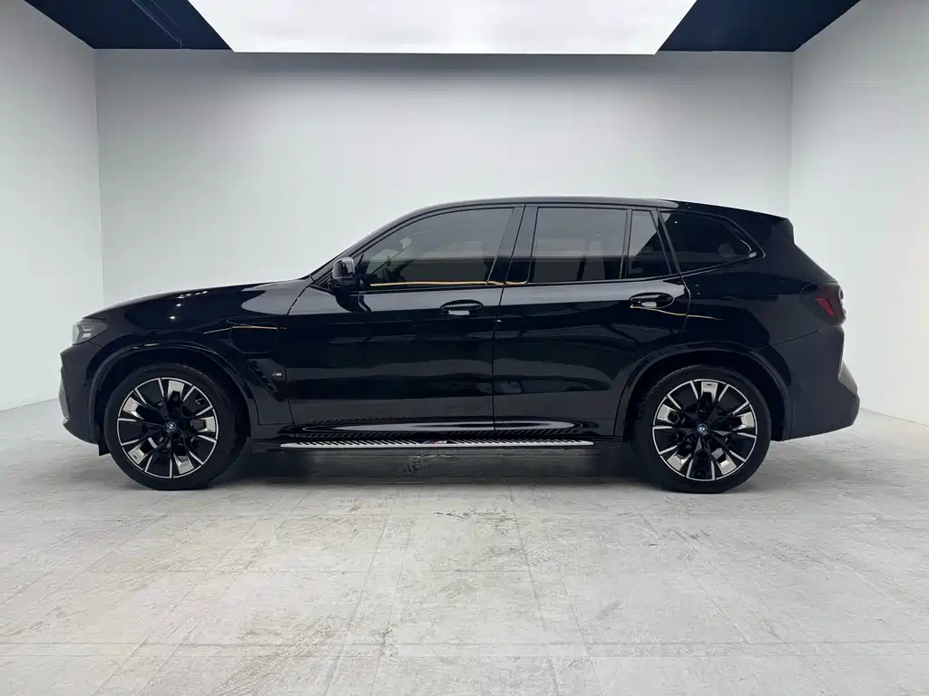 BMW iX3 — миниатюра 3