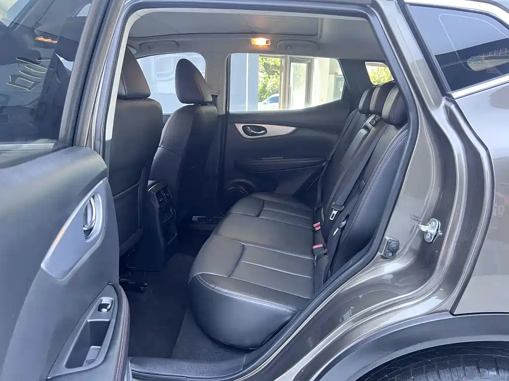 Nissan Qashqai — миниатюра 14