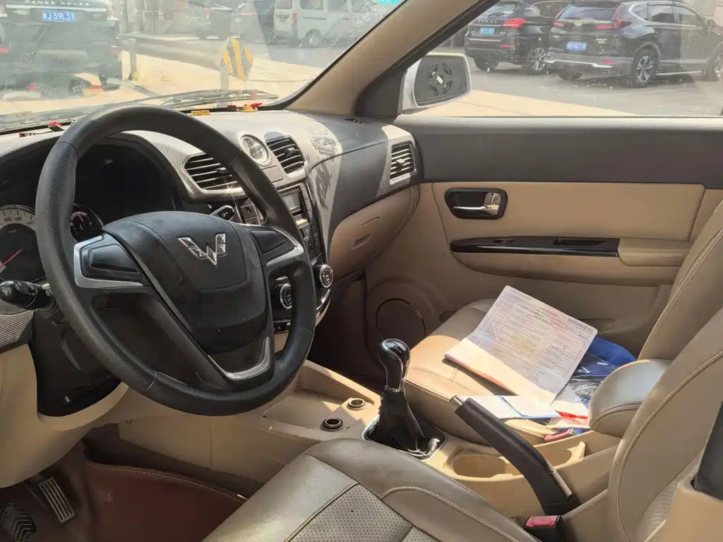 Wuling Hongguang — миниатюра 5