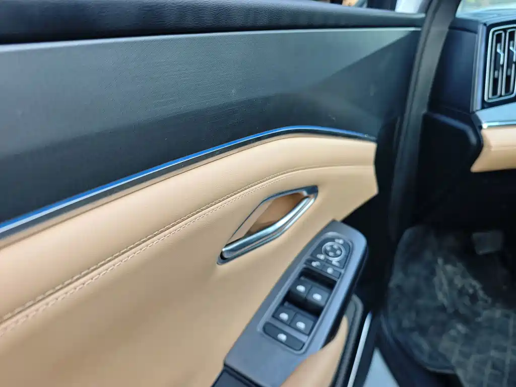 BYD L DM-i — миниатюра 13