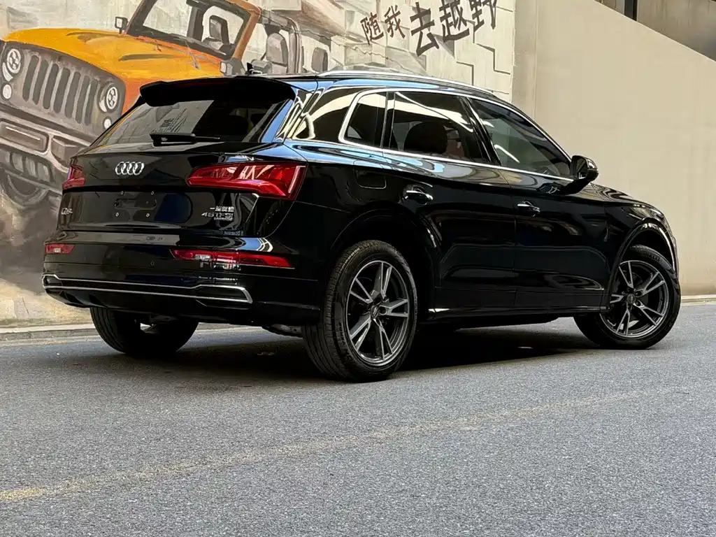 Audi Q5L — миниатюра 2