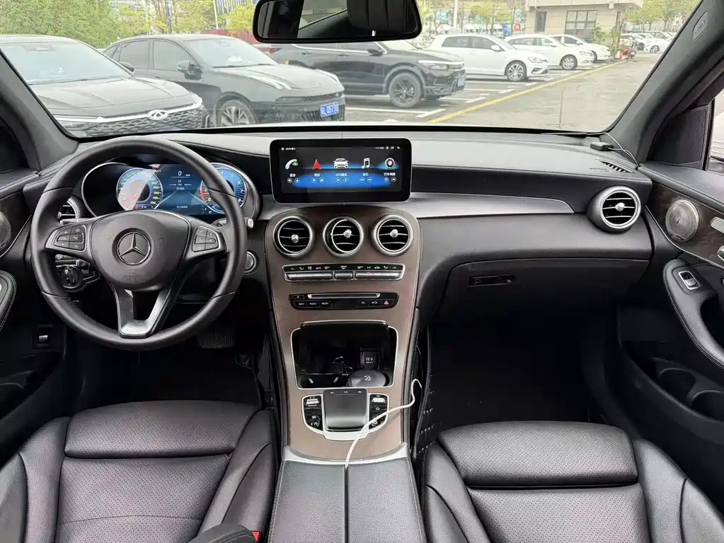 Mercedes-Benz GLC 2019 GLC 300 L 4MATIC