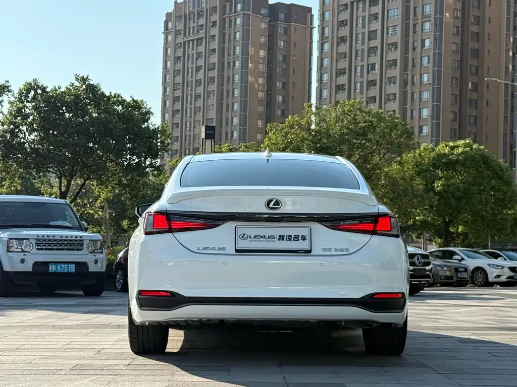 Lexus ES — миниатюра 5