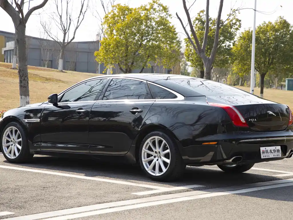 Jaguar XJ — миниатюра 4