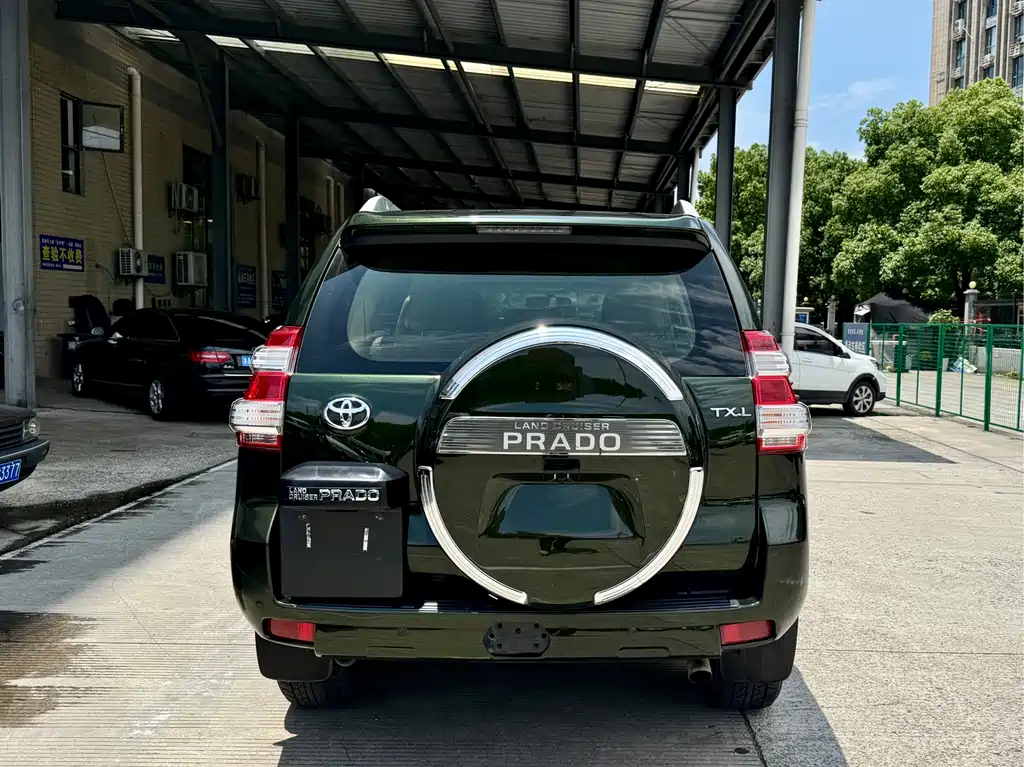 Toyota Land Cruiser Prado 2014 2.7L AT Luxury