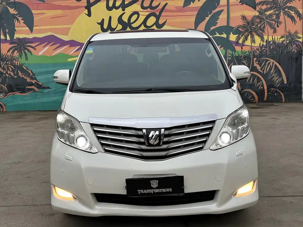 Toyota Alphard — миниатюра 2