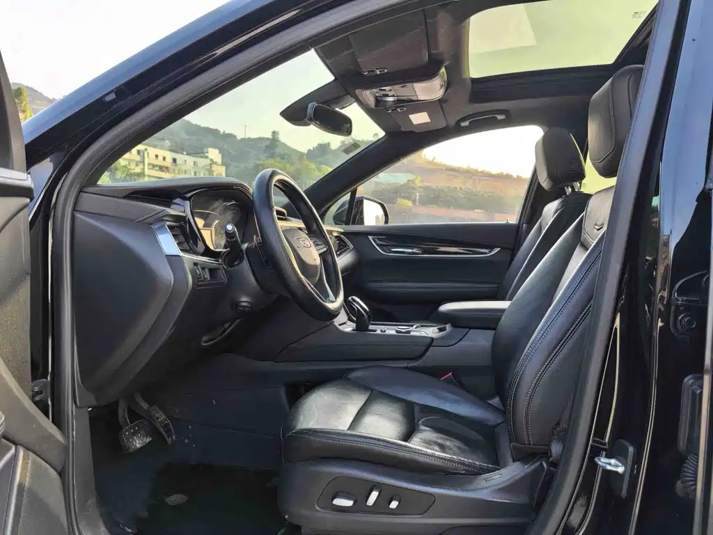 Cadillac XT6 2021 28T мест Luxury