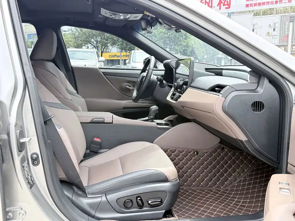 Lexus ES — миниатюра 10