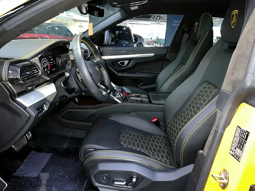 Lamborghini Urus — миниатюра 15