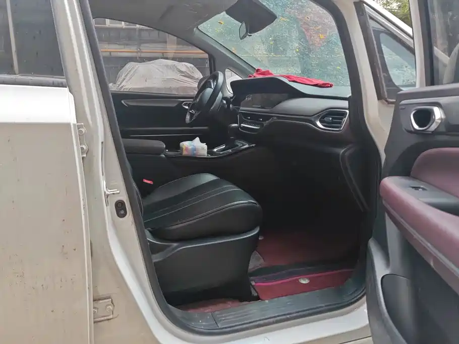 GAC Motor Trumpchi M6 — миниатюра 8