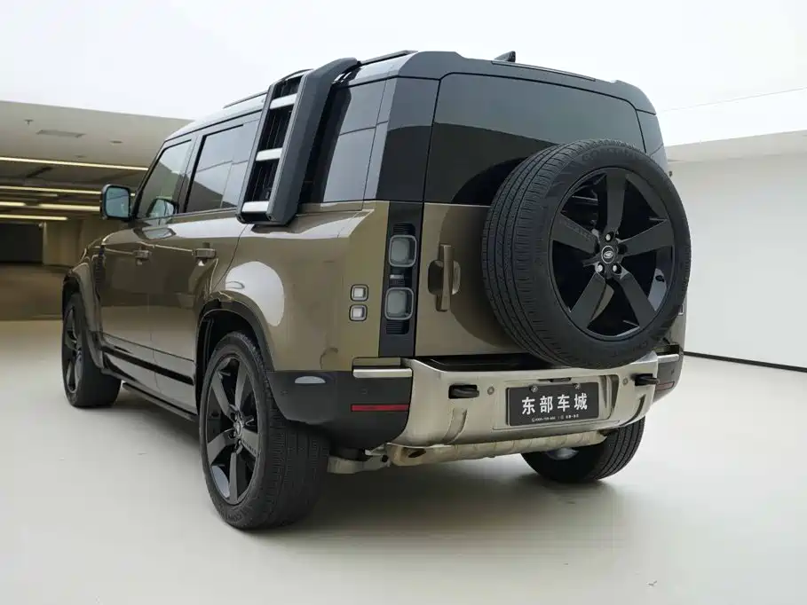 Land Rover Defender — миниатюра 4