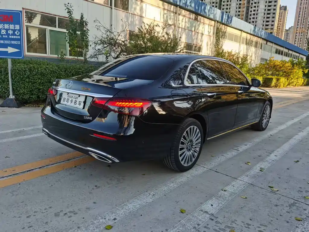 MERCEDES-BENZ E CLASS