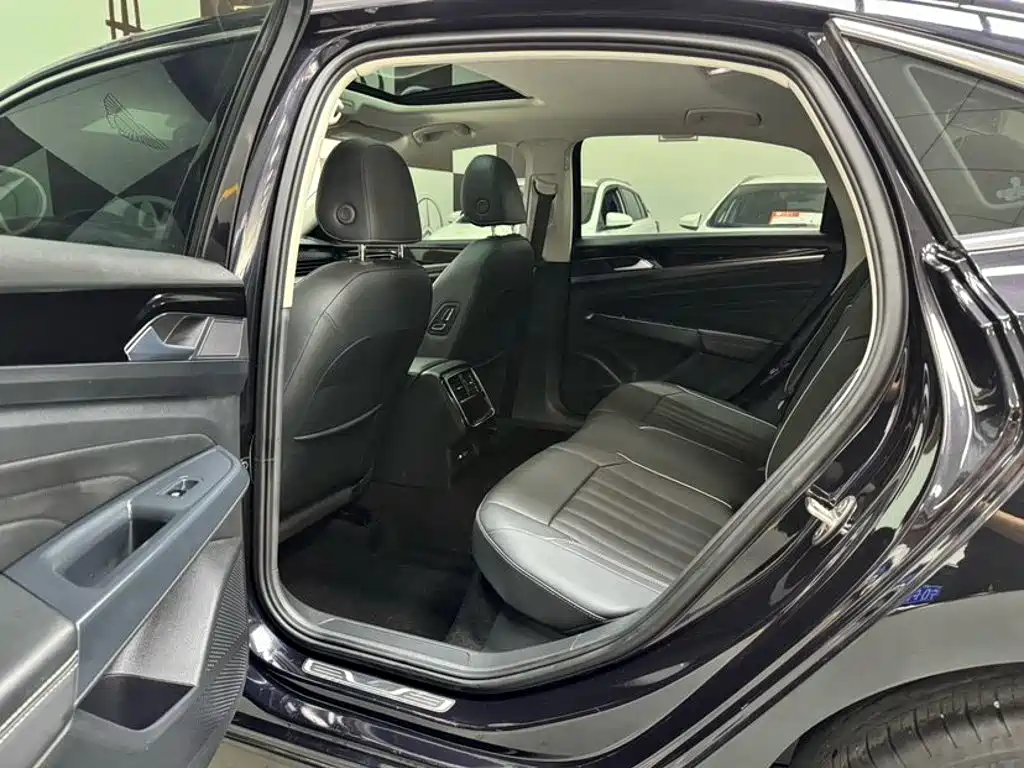 Volkswagen Passat — миниатюра 8