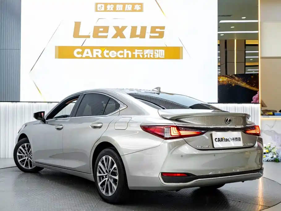 Lexus ES — миниатюра 6