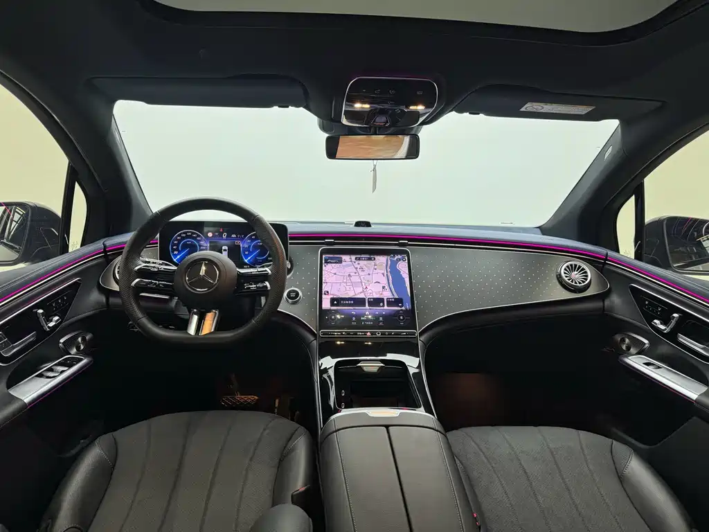 Mercedes-Benz EQE SUV — миниатюра 14