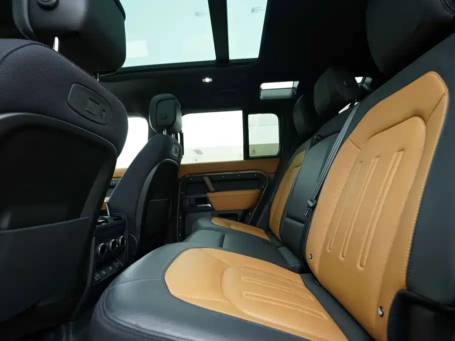 Land Rover Defender — миниатюра 19
