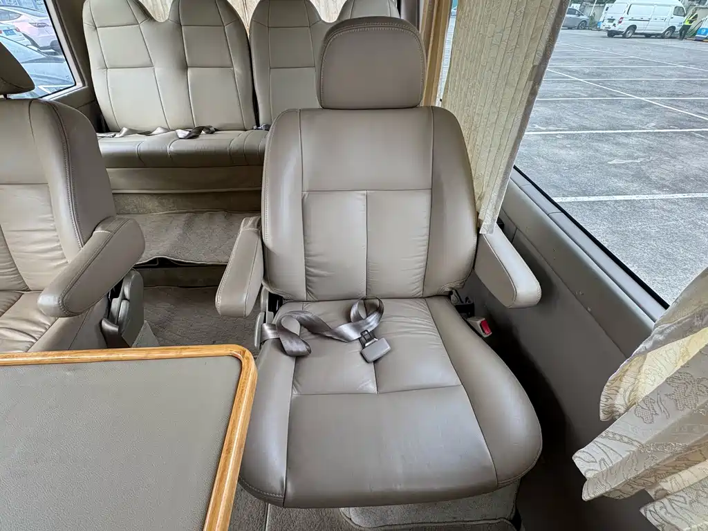 Toyota Coaster — миниатюра 13