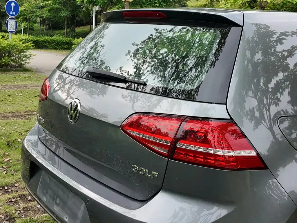 Volkswagen Golf 2014 1.6L AT Fashion