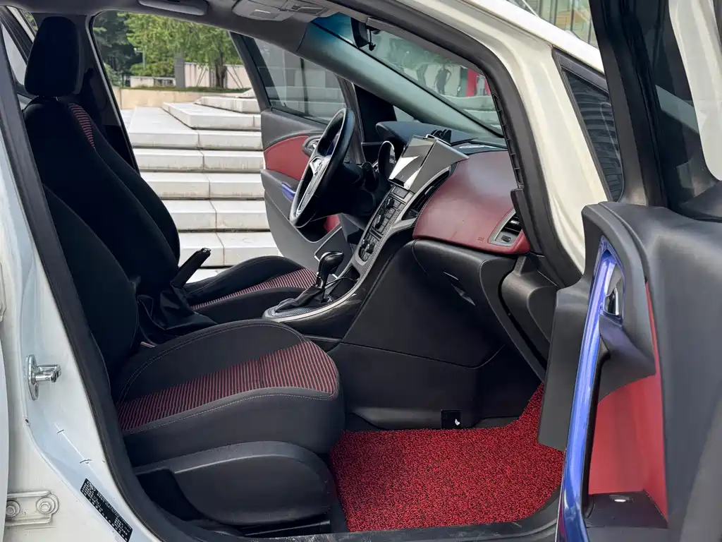 Buick Excelle — миниатюра 13