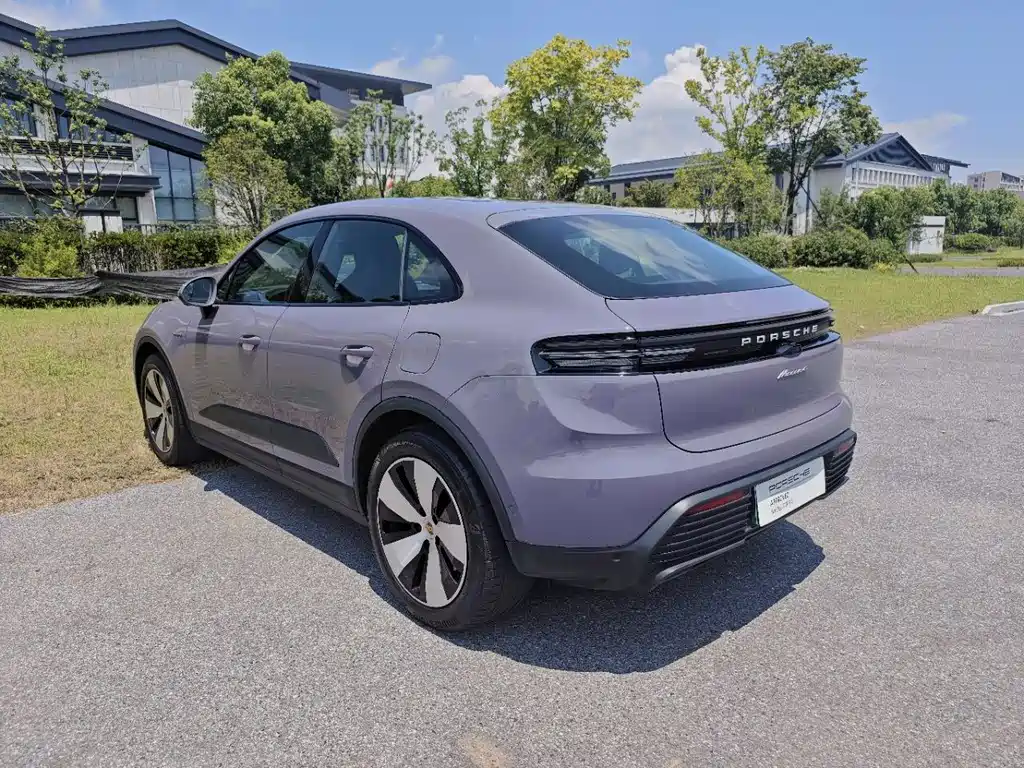 Porsche Macan EV — миниатюра 3