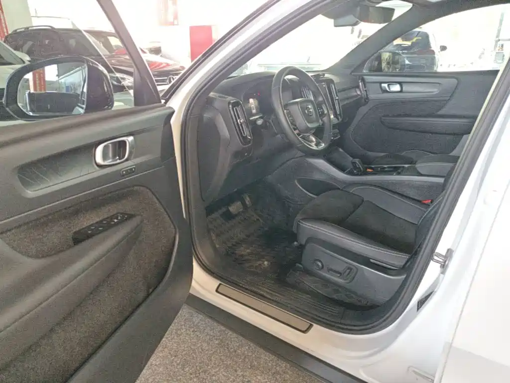 Volvo XC40 NEV — миниатюра 16