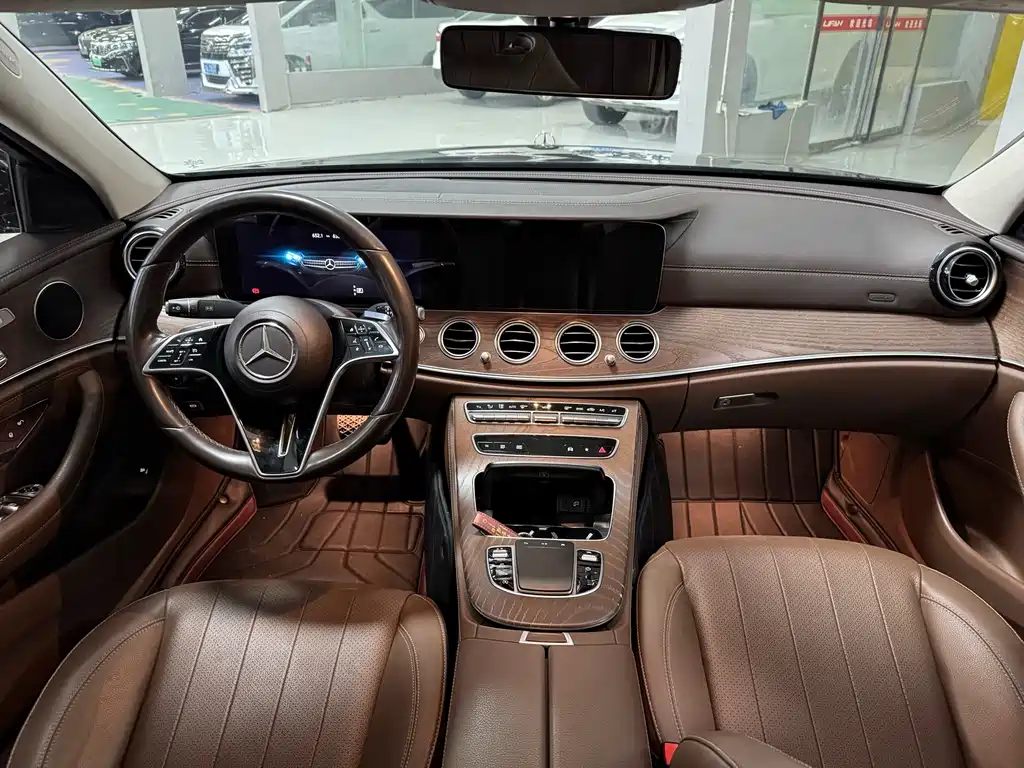 Mercedes-Benz E-Class — миниатюра 5
