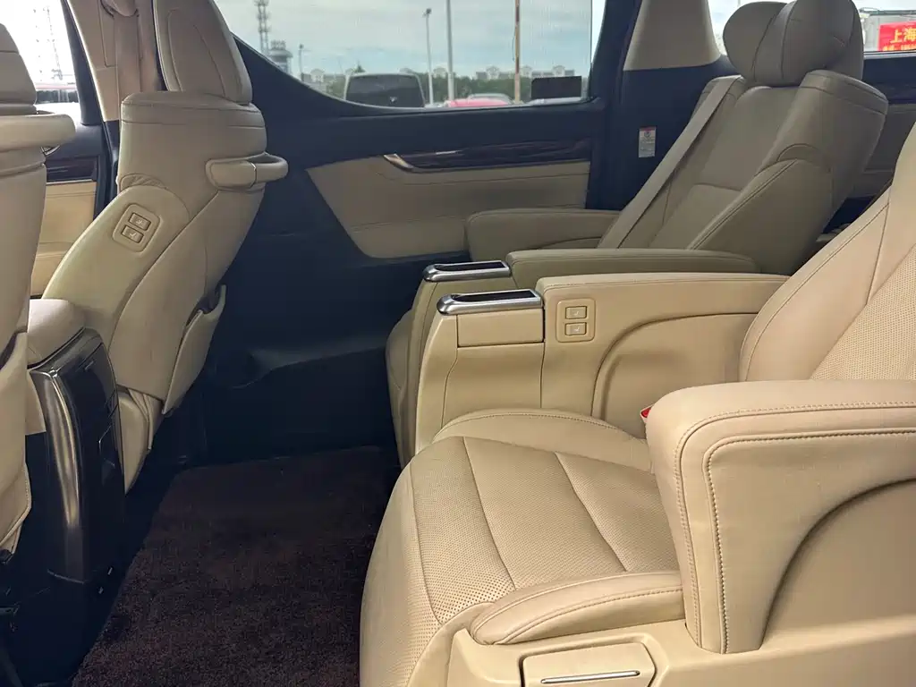 Toyota Alphard 2015 3.5L Luxury