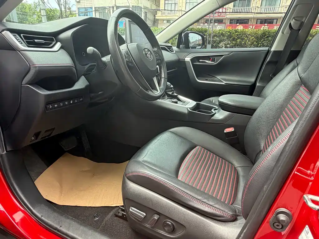 Toyota RAV4 Prime — миниатюра 5