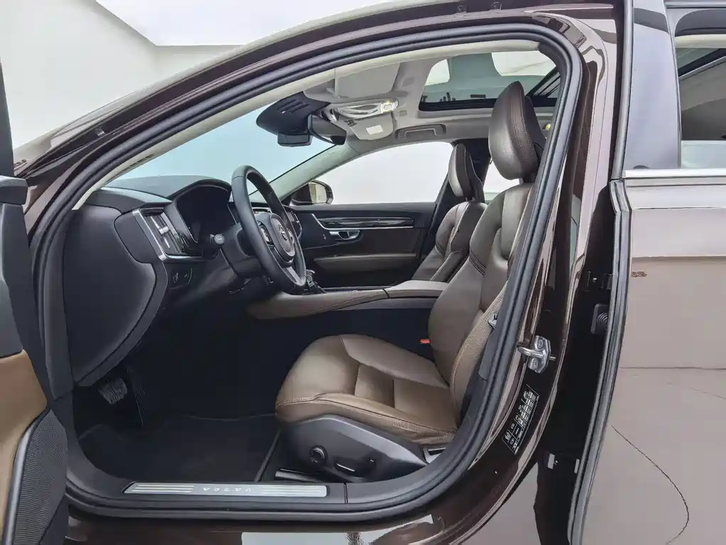 Volvo S90 — миниатюра 18