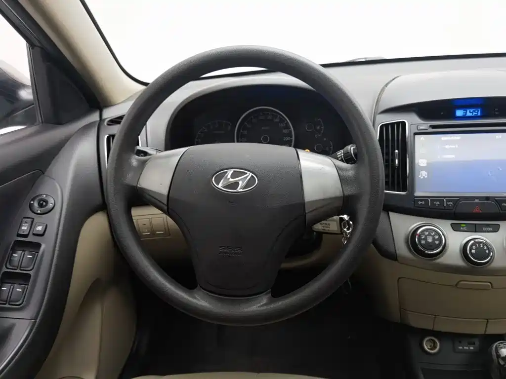 Hyundai Elantra — миниатюра 11
