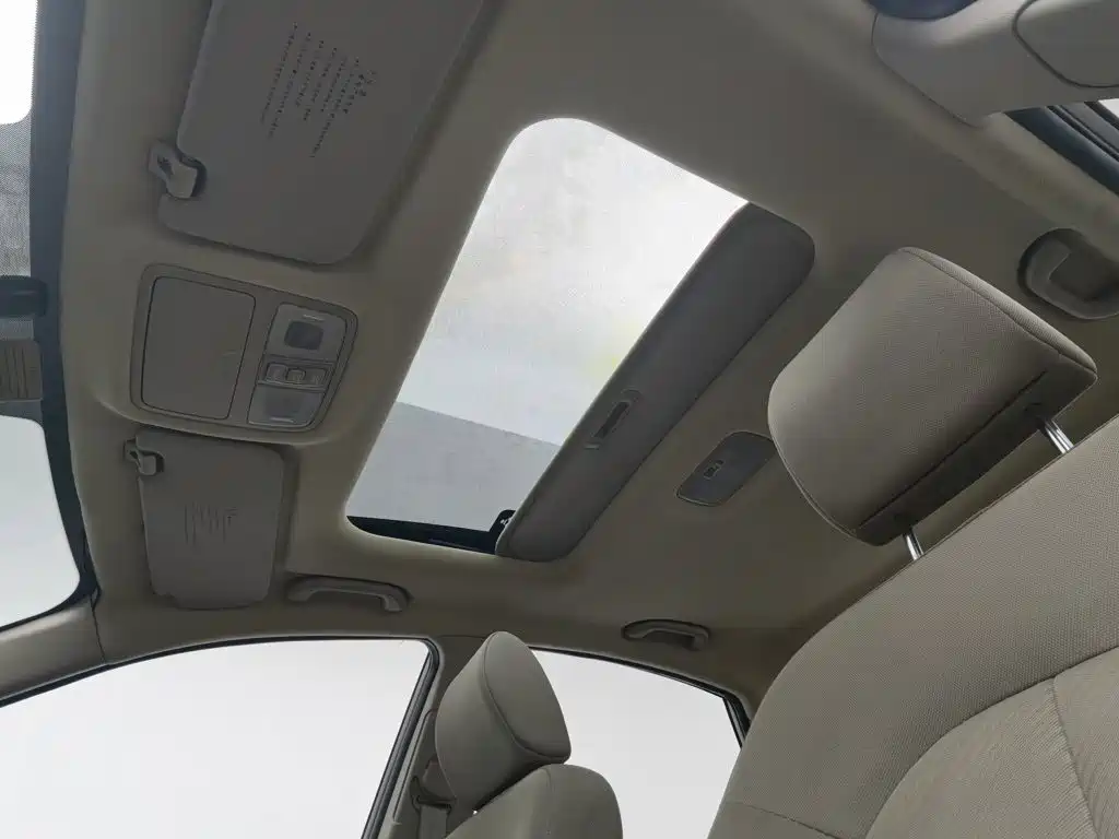 Hyundai Elantra — миниатюра 14
