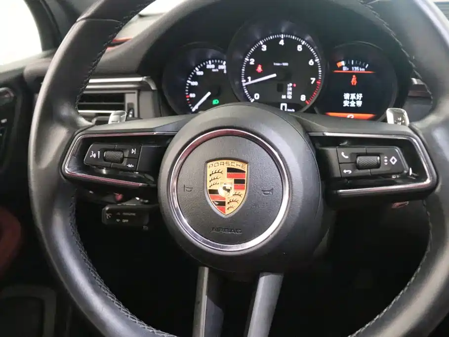 Porsche Macan — миниатюра 6