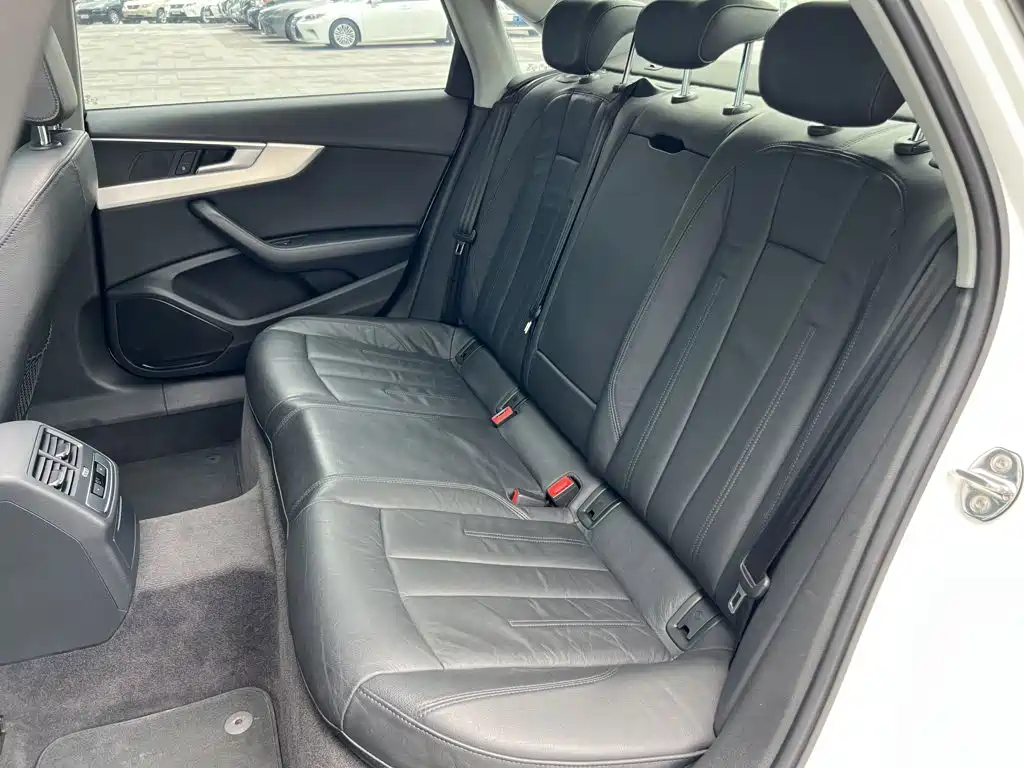 Audi A4L — миниатюра 5