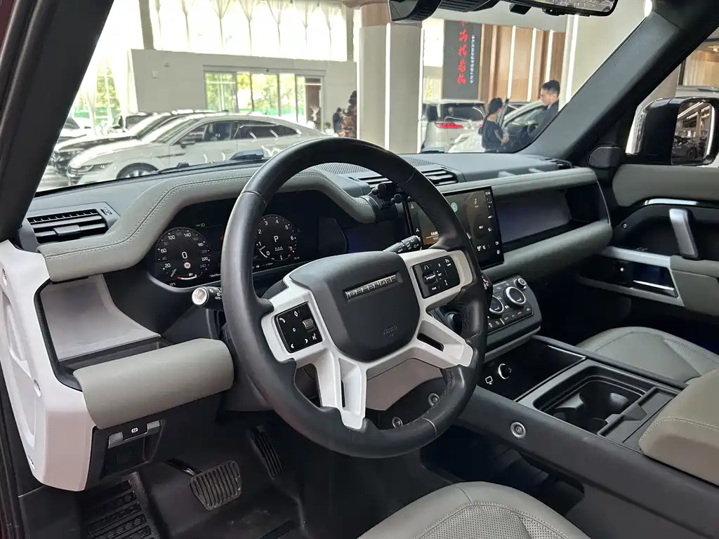 Land Rover Defender — миниатюра 13