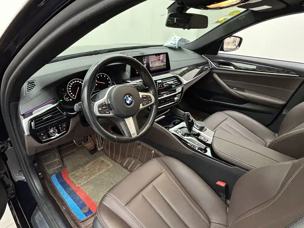BMW 5 Series — миниатюра 4