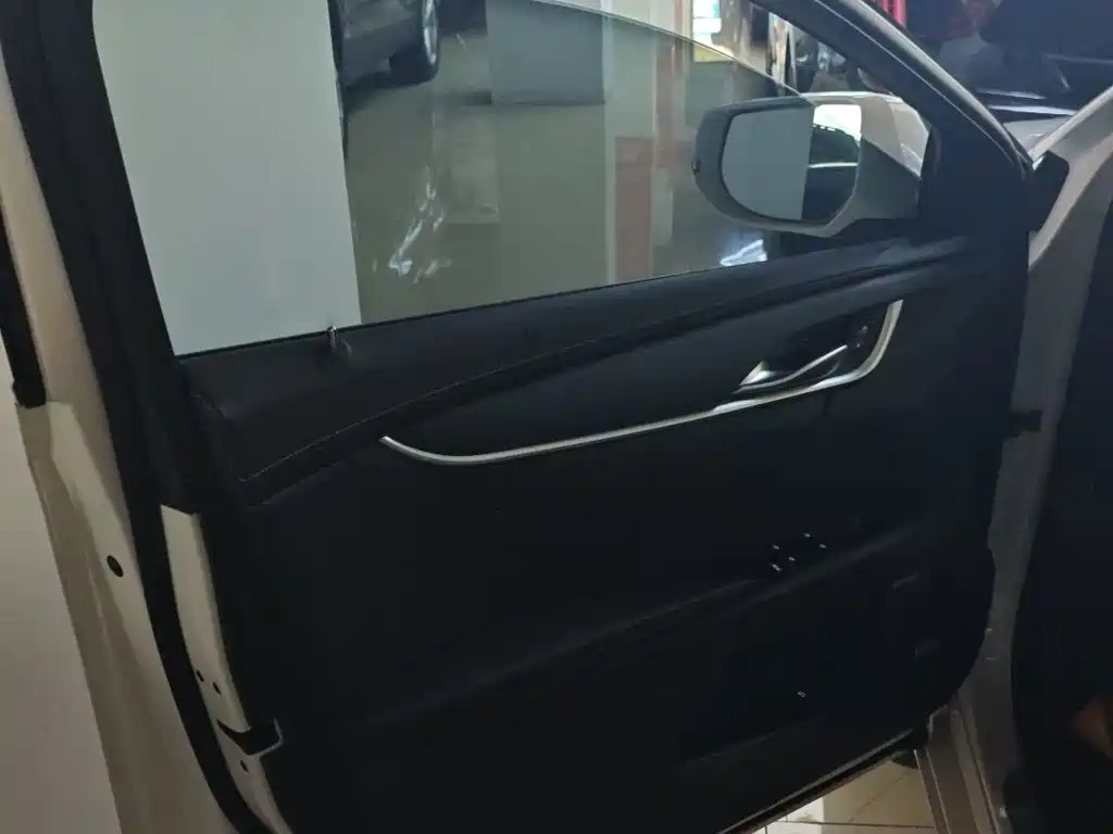 Cadillac XTS — миниатюра 7