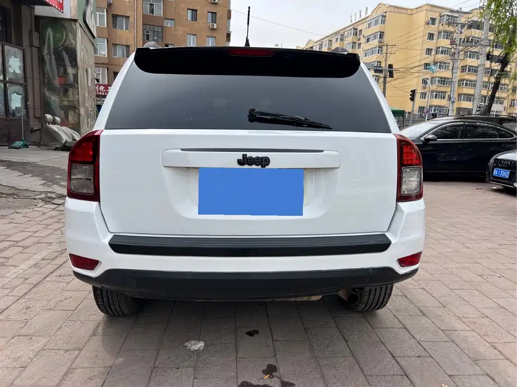 Jeep Compass (Import) — миниатюра 5