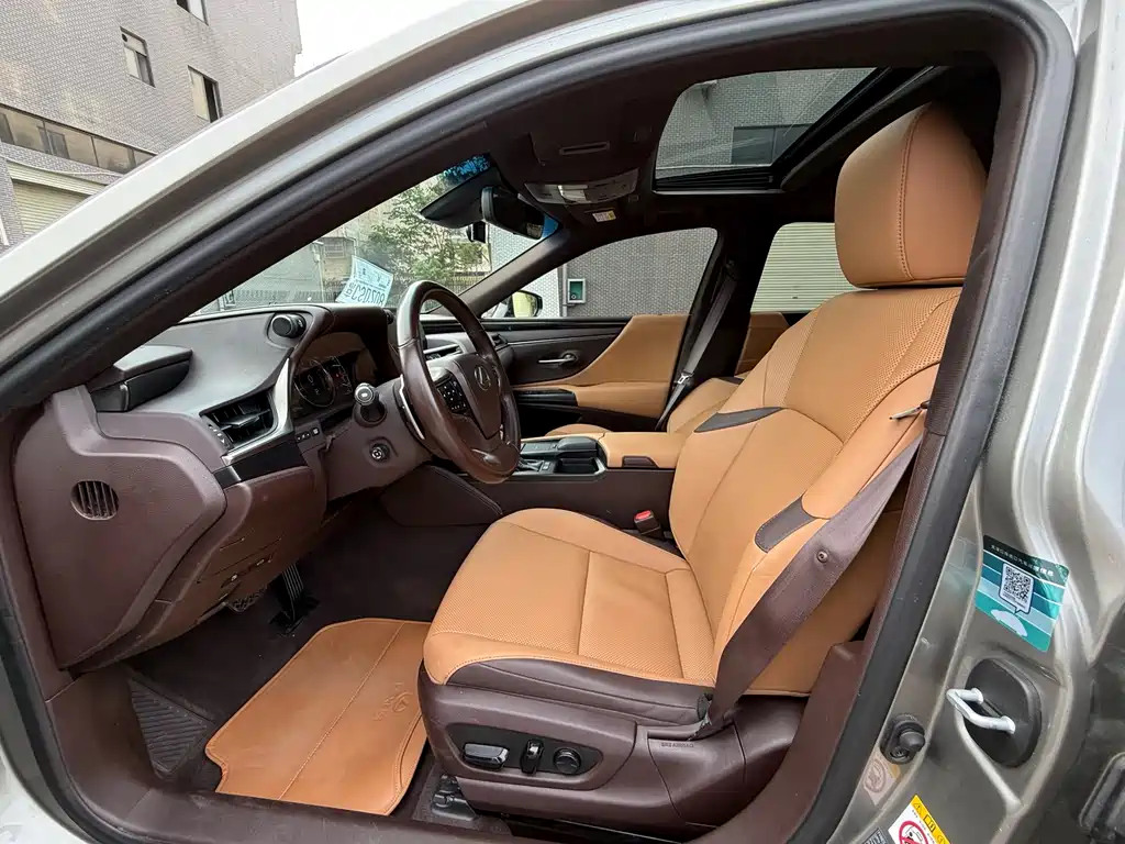 Lexus ES 2018 260 V