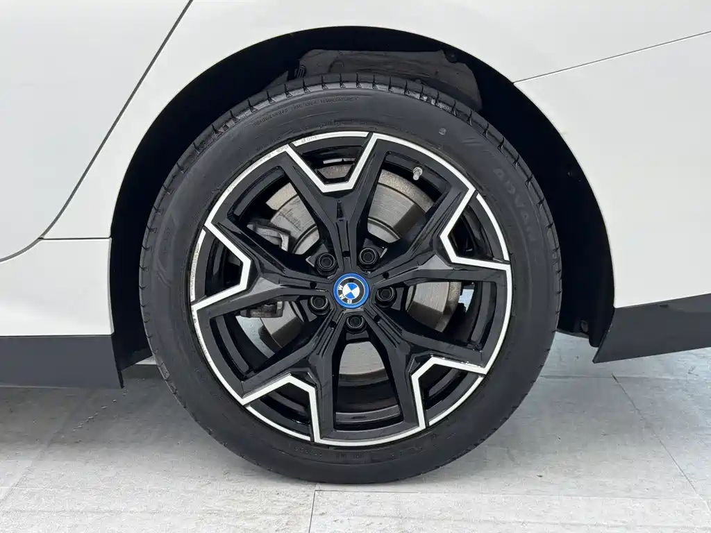 BMW i3 — миниатюра 9