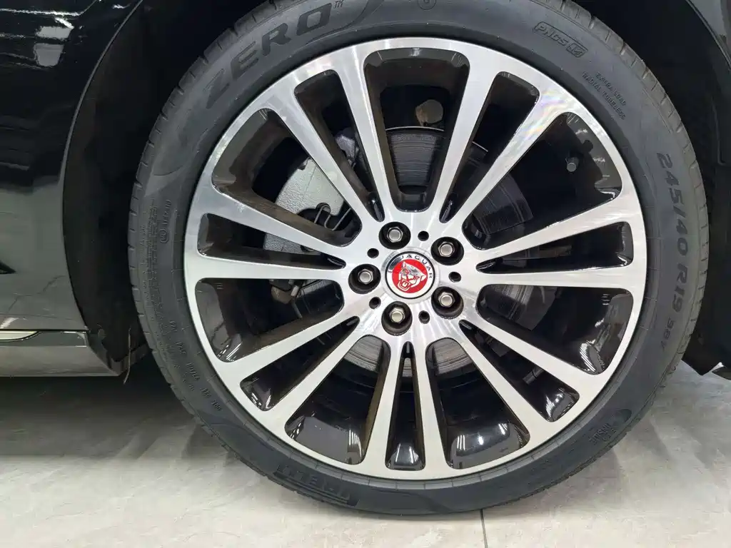 Jaguar XFL — миниатюра 14